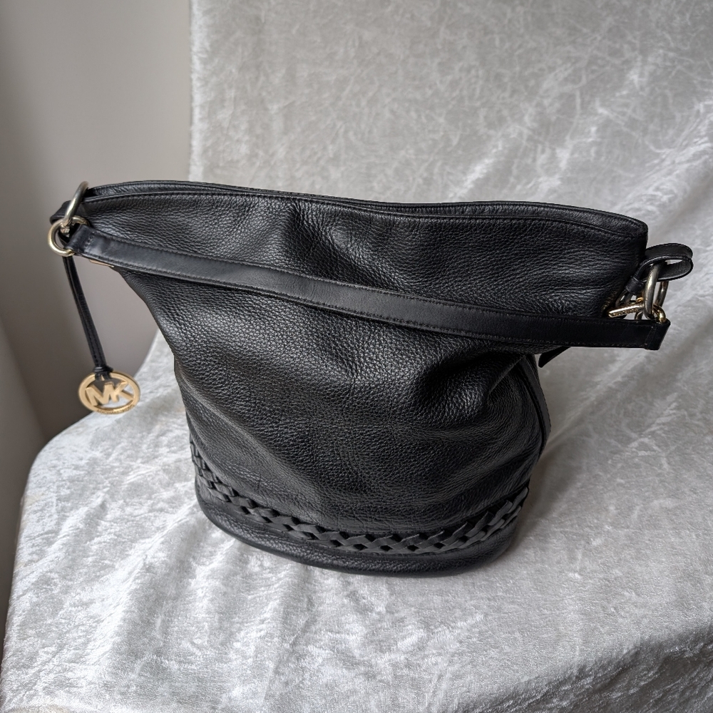 Michael Kors Leather Bucket Bag Shoulder Bag Magnetic Closure Braided Detail - Picture 2 of 6